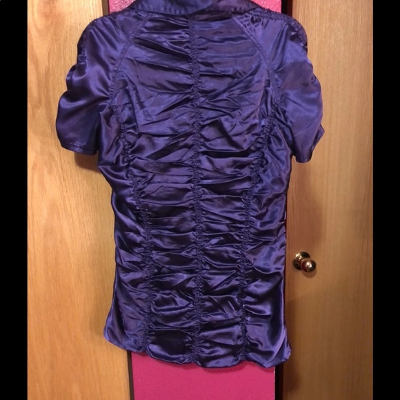 Button up Blouse! - Picture 3 of 3